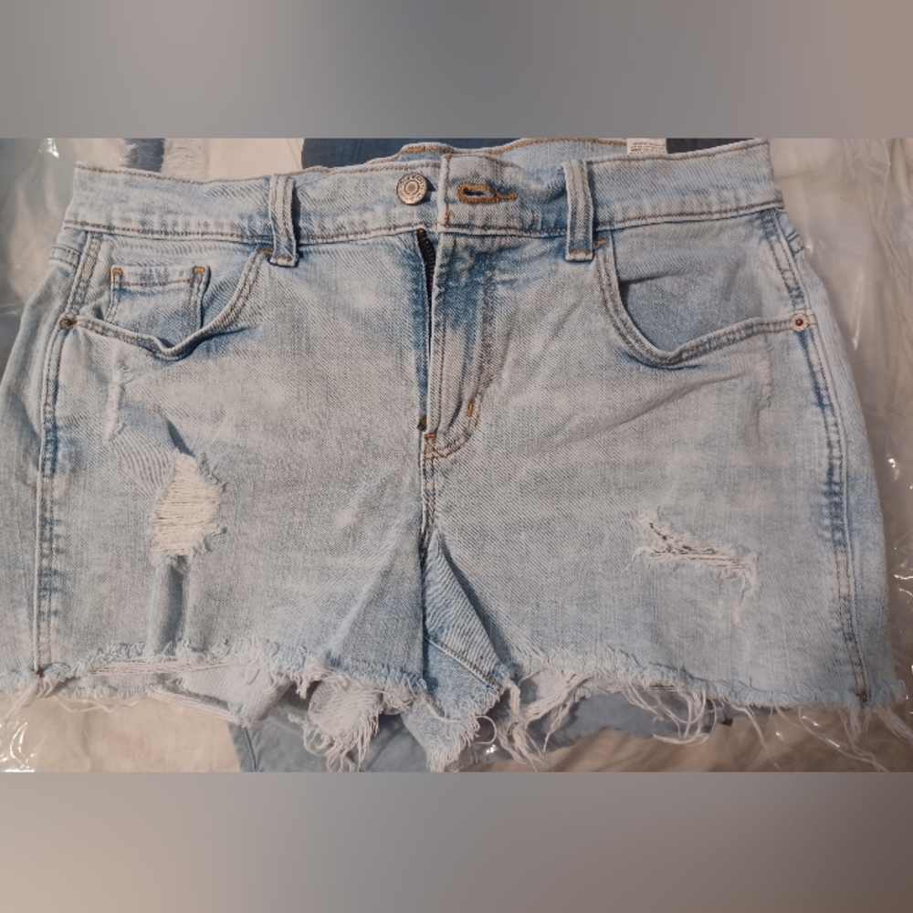 NWOT Boyfriend Fit Denim Shorts